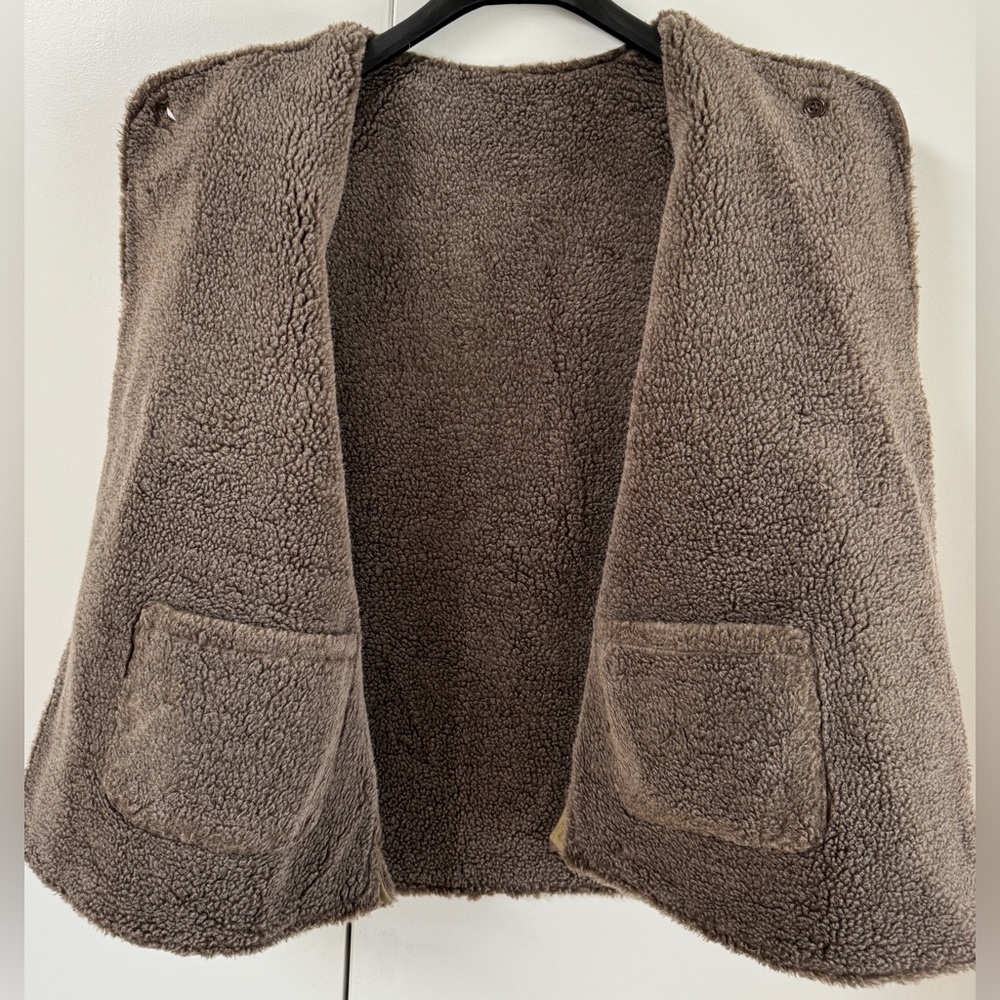 CHIMALA Reversible Cotton Twill And Faux Shearling Gilet Green Vest Army Craig - Picture 8 of 8